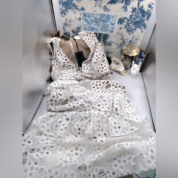 🆕 BRONX & BANCO 🧿 NWT Donna White Ruffled Lace Midi Dress, Sz S - US 4 - Picture 2 of 16